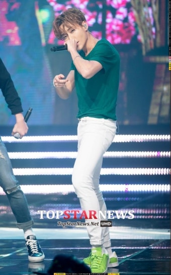 [HD포토] 유니크(UNIQ) 성주, 카리스마 넘치는 무대…‘심쿵’ (쇼챔)