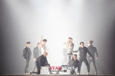 동방신기(TVXQ), 방콕 콘서트 성료… ‘나 기다리는 거 잘해’ 감동 플랜카드 이벤트까지