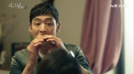 [잇아이템] ‘시그널’ 이제훈, 남친룩의 정석 보여준 스타일링 ‘이목 집중’