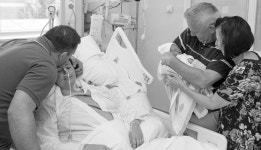 사산된 아기 ‘냉동보존’한 남편 그 이유는?…‘혼수상태 빠진 아내 위해’ [토픽]