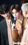 [HD포토] 갓세븐(GOT7) 진영-마크, ‘오구오구 우리  한국말 잘해요’