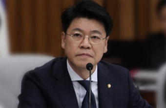 장제원 불과 7일 전, “살점이 뜯겨져 나가는 아픔”…그럼에도 자유한국당 복귀 ‘눈총’