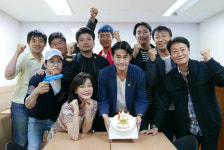 ‘보안관’, 100만 관객 돌파…‘배우들의 감사 인증 샷 공개’