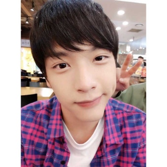 엔플라잉, 김재현 훈훈한 셀카 화제