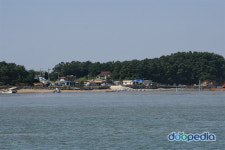 장봉도, 잘 정비된 등산코스와 해안 산책로가 일품