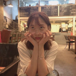 [근황] 트와이스(TWICE) 나연, “원스 모기 조심하세요 제 발은 모기 테러 당해서 하루종일 긁는중..”