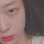 [근황] 설리, 반만 나와도 감출 수 없는 예쁨…‘뽀얀 피부 눈길’