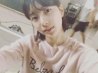 ‘당잠사’ 수지, 데뷔 전 학생 때 같은 셀카 사진 새삼 화제…‘단발도 예뻐’