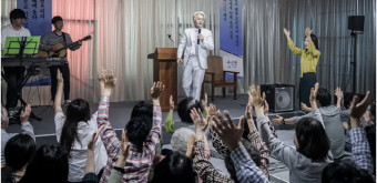 [토픽]신도 38명과 집단 자살한 사이비 교주…‘사이비 종교의 무서움’