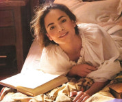 ‘킬 미 쓰리 타임즈’ 앨리스 브라가, 청순 외모 새삼 화제 “너무 아름다워”