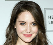 ‘타임 투게더’ 알리슨 브리, 도도한 분위기 새삼 화제 “매력적이 눈빛”