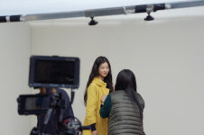 [화보] 서예지, 보정이 필요 없는 화보 직찍 공개…여신 몸매
