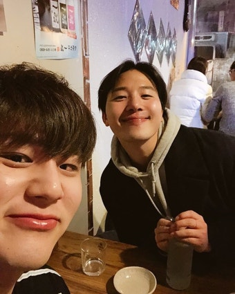 [근황] 멜로망스 김민석, 마틴 스미스 전태원이 찍어준 사진에…