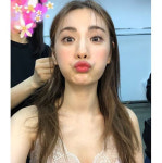 [근황] 나나(Nana), 장난기 가득한 한 컷…발그레한 볼