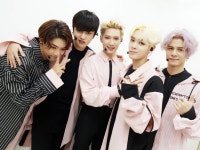 크로스진(Cross Gene), 후덥지근한 날씨에도 빛나는 비주얼…오늘 의상은 검핑