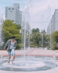 동방신기 유노윤호, 오랜만에 고향 광주 쌍암공원서 일상 공개…동심의 세계로