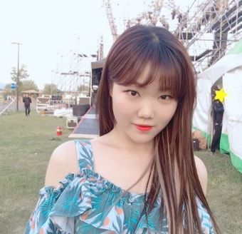 악동뮤지션(AKMU) 이수현, 시선 사로잡는 긴 머리로 한 컷…'여름여름하네'