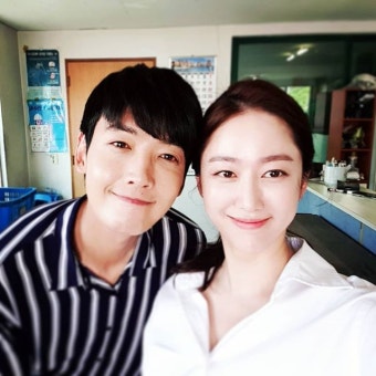 '라이프 온 마스' 전혜빈, 정경호와 함께 투샷…