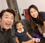 안재욱, 아내 최현주-딸 수현이와 뮤지컬 데이트…'소확행 부부'