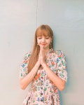 블랙핑크(BLACKPINK) 리사, 태국 국적 아이돌의 인사법 '사와디카'