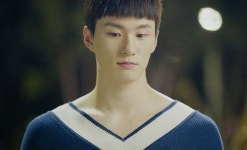 신승호, 태평양 수준의 어깨 넓이…시선 고정 너에게