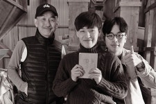 씨네타운 박정민, 과거 강하늘과 다정한 모습 화제…사진도 흑백인 동주
