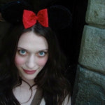 토르 : 다크 월드 캣 데닝스, 과거 사진 공개…미니마우스로 변신