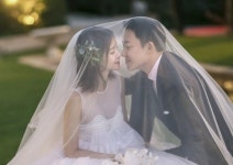 사생결단 로맨스 이시영, 남편 조승현과의 웨딩화보 모습 보니?…꿀떨어지는 부부