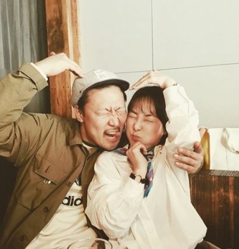 '성우 부부' 정형석박지윤, 하트도 남다르게 하는 부부…'재밌게 사는 두 사람'