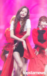 [HD포토] 아이즈원(IZ*ONE) 장원영, 여유로운 데뷔무대 (라비앙로즈)