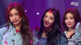 엠카운트다운 아이즈원, 물오른 비주얼 12인12색 매력 폭발…라비앙로즈-오마이(O My) 음악방송 최초 공개