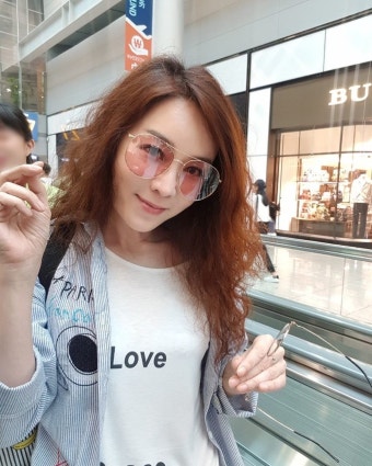 배우 김정난, 동안 외모 돋보이는 일상 사진…