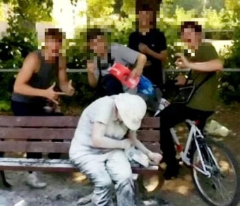 장애 여성 조롱한 10대 소년, 신원 공개돼 살해 협박 당해…두려움 호소