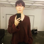 손 더 게스트(손 the guest) 김재욱, 사제복이 아닌 사복 입은 근황 공개…살이 쏙 빠졌네