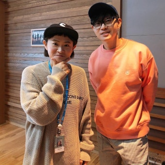'정희' 이승환, DJ 김신영과 투샷 공개 '나이 가늠 안 되는 두 사람의 만남'