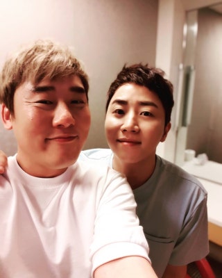 '헐퀴' 개그맨 최성민, 프로게이머 홍진호와 투 샷…'의외의 친분' | 포토뉴스