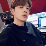 세븐(SE7EN), 2년 만에 컴백 앞두고 곡 작업에 열중…훈훈한 외모는 여전