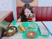 블랙핑크(BLACKPINK) 지수, 1인 5메뉴의 정석…지수의 푸짐한 한 끼 식사
