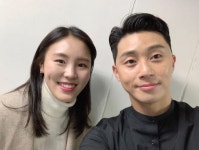 박서준, 김이랑 선수와 함께…성덕의 미소