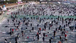 다큐 3일 27일까지 열리는 화천 산천어축제, 최전방 산골 마을이 이루어낸 겨울의 기적