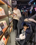 '전종환 아나운서 ' 문지애, 어느덧 훌쩍 커버린 아들과 서점 데이트