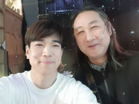 백두산 기타리스트 김도균, 개그콘서트 개그맨 장기영과 다정한 투샷…그의 나이는?
