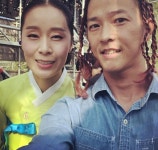 팝핀현준♥국악인 박애리, 나이 차이 무색한 부부의 셀카…점점 닮아가는 두 사람