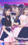 [HD스토리] 모모랜드(MOMOLAND) 연우에게 안긴 아이즈원(IZ*ONE) 권은비, 시선 모았던 의외의 친분? (쇼챔피언)