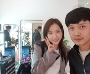 그녀는 모르죠 나 얼마나…그런가봐요 원곡자 브이원(강현수), 블랙핑크 지수와 한 컷