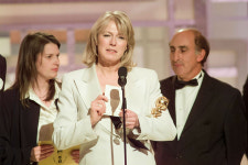 줄리 페인은 누구?…