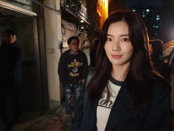 '이광수' 이선빈, 첫 촬영 인증샷 공개…'열애 후 더해진 청순美'