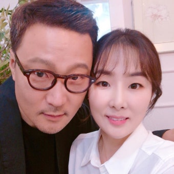 '복면가왕 4번 타자' 정체 '나는 자연인이다' 성우 정형석, 미모의 아내 성우 박지윤과 다정한 투샷…'나이 차이도 눈길'
