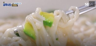 골목식당 원주 칼국수집에 3대천왕 대전 칼국수 명인 방문 돌아가신 어머니 생각나 왔다