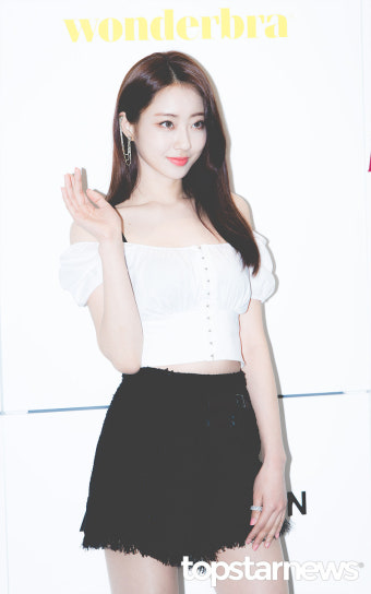 [이슈] '계약만료' 나인뮤지스 경리, SNS 업데이트해 눈길…전 소속사 스타제국 대한 불만?